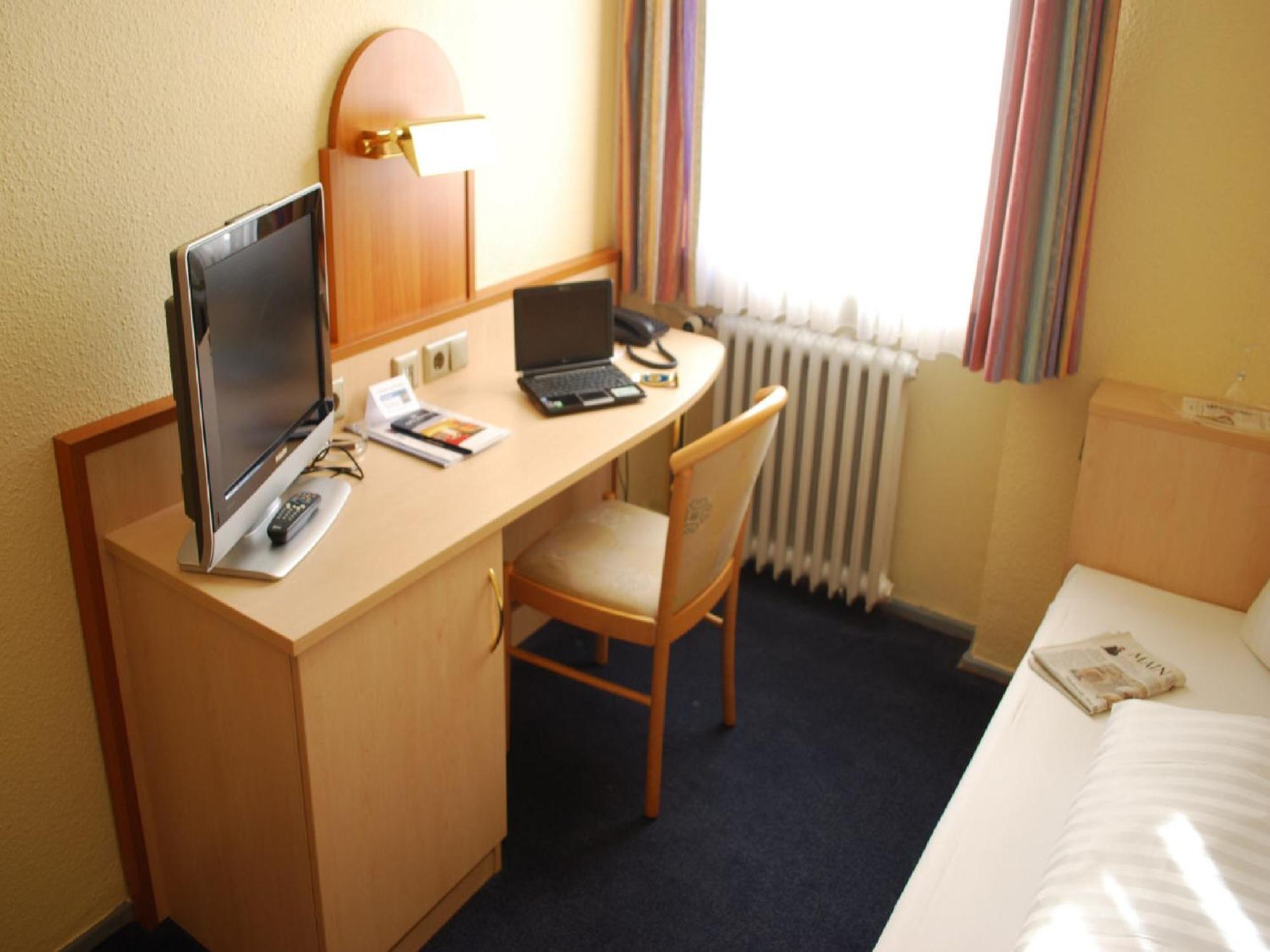 City Partner Hotel Strauss Würzburg Buitenkant foto