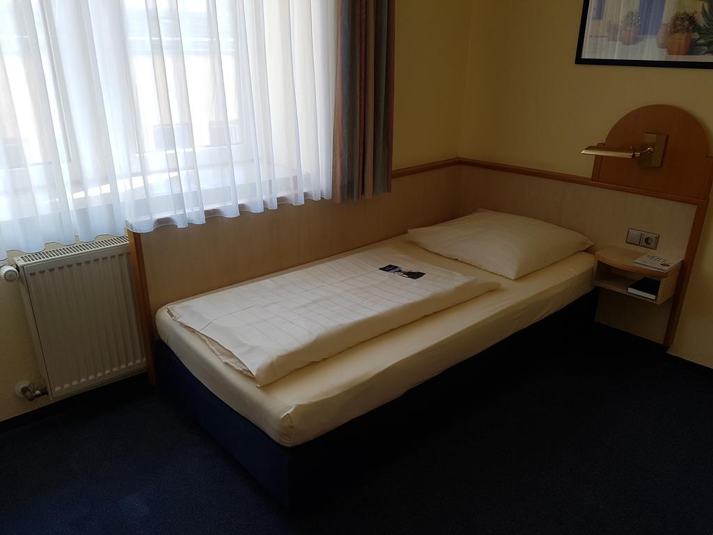 City Partner Hotel Strauss Würzburg Buitenkant foto
