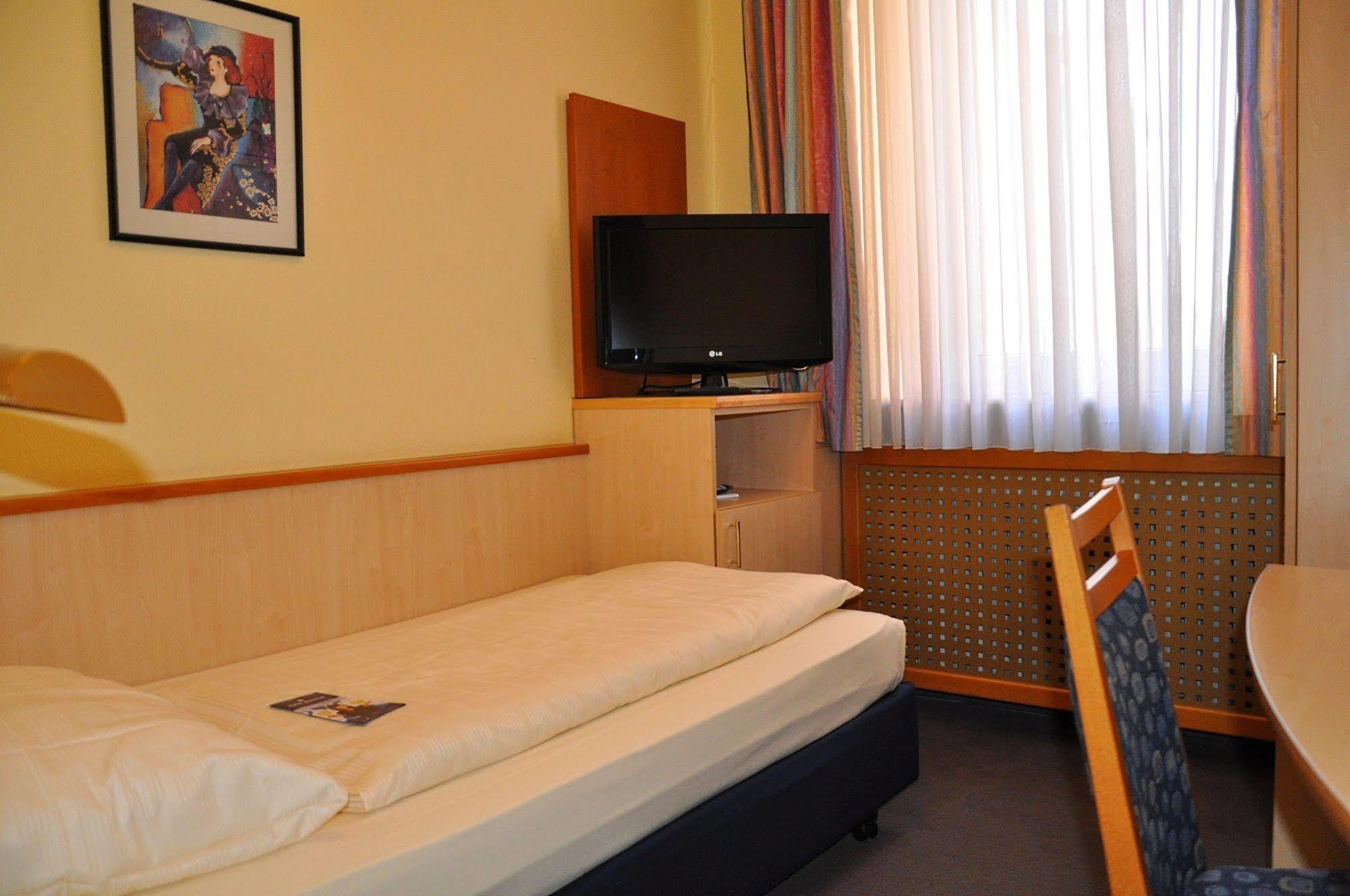 City Partner Hotel Strauss Würzburg Buitenkant foto