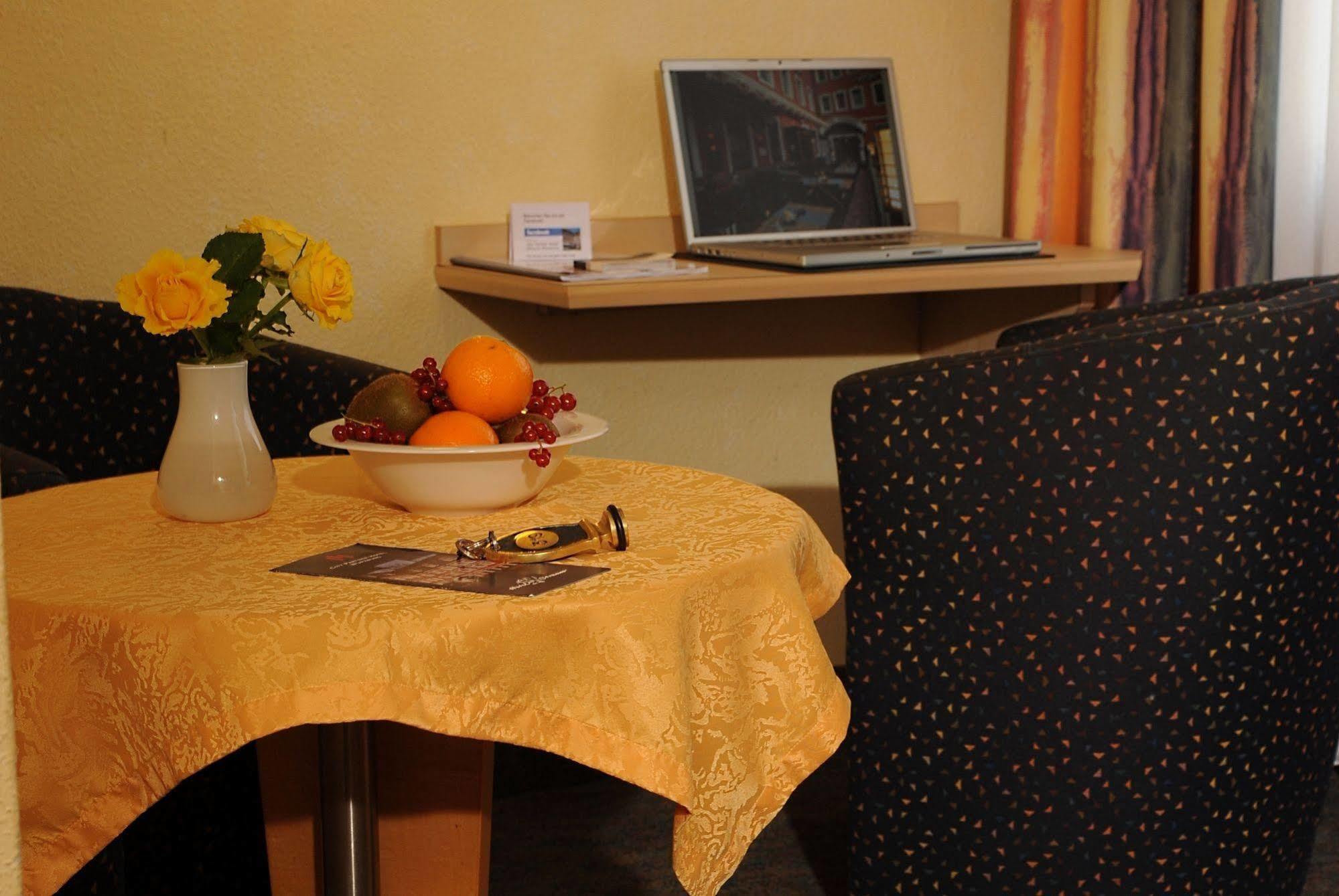 City Partner Hotel Strauss Würzburg Buitenkant foto